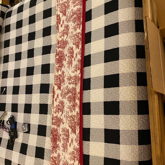 Waverly's Country Life Vintage and the toile are French farm life Valance - Picture 4 of 4